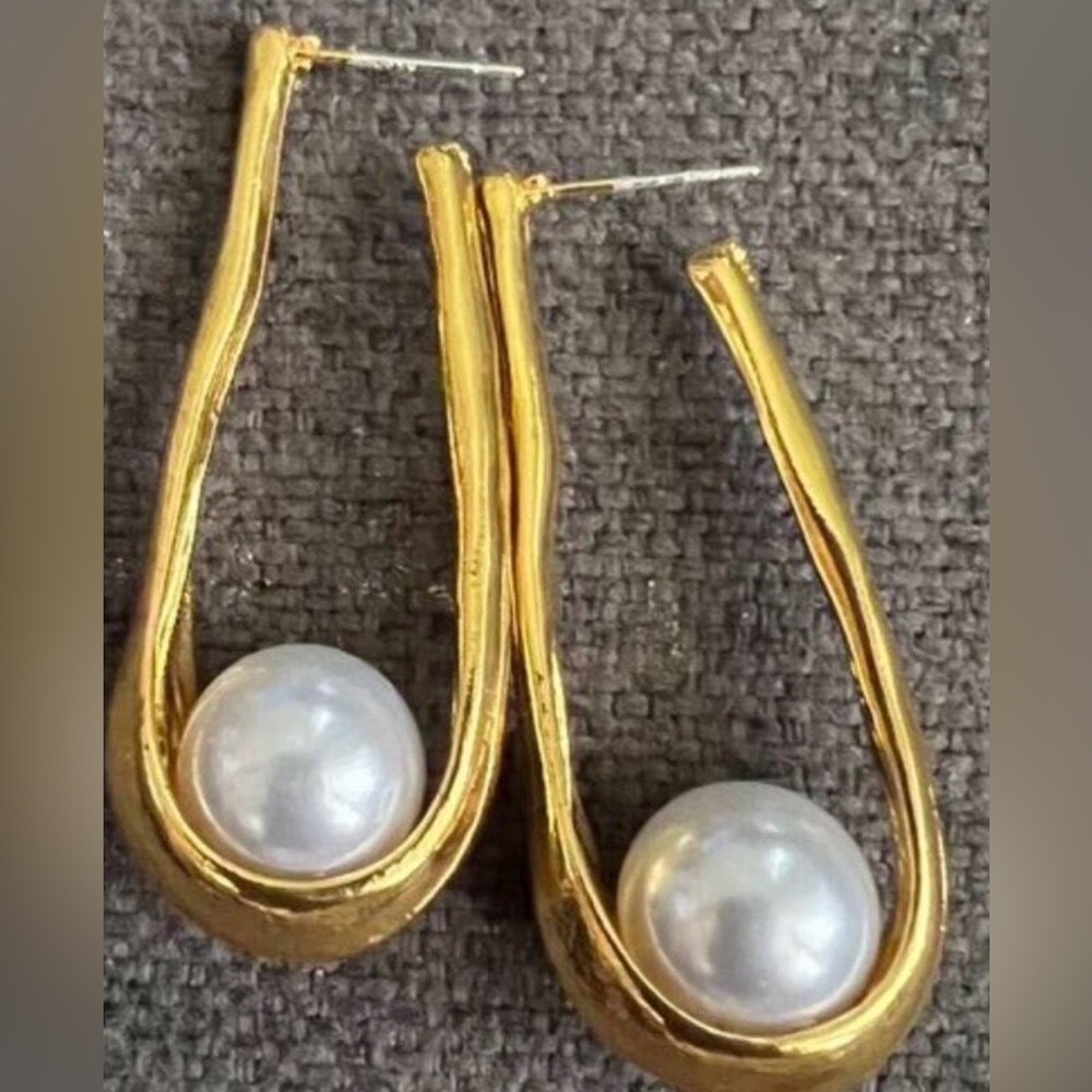 New Anthropologie Pearl Vintage Hoop Earrings - Picture 13 of 16